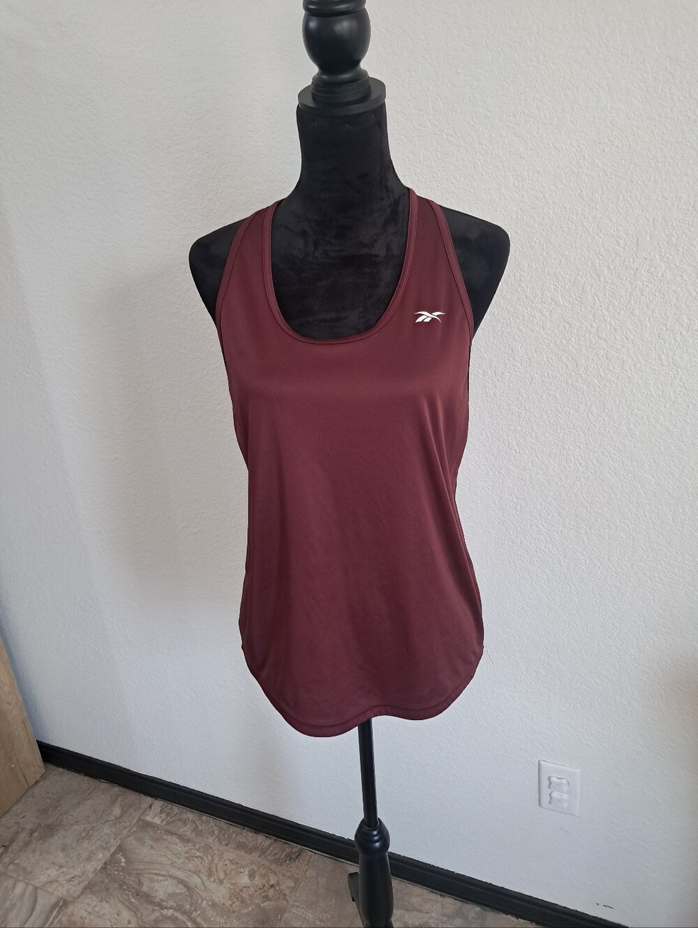 Reebok Racer Back Tank Top Lg Maroon Mesh Back Scoop Neck Breathable Athletic